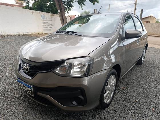 TOYOTA ETIOS 1.5 X PLUS 16V FLEX 4P AUTOMÁTICO TOYOTA ETIOS 1.5 X PLUS 16V FLEX 4P AUTOMÁTICO